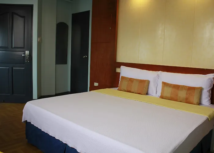 Leesons Residences Hotel