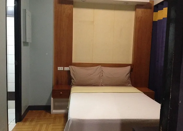 Leesons Residences Hotel