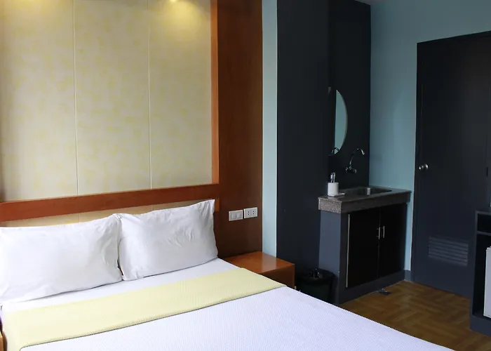 Leesons Residences 2* Manila