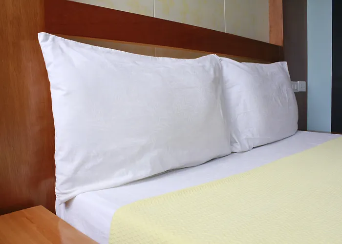 Leesons Residences Hotel 2*