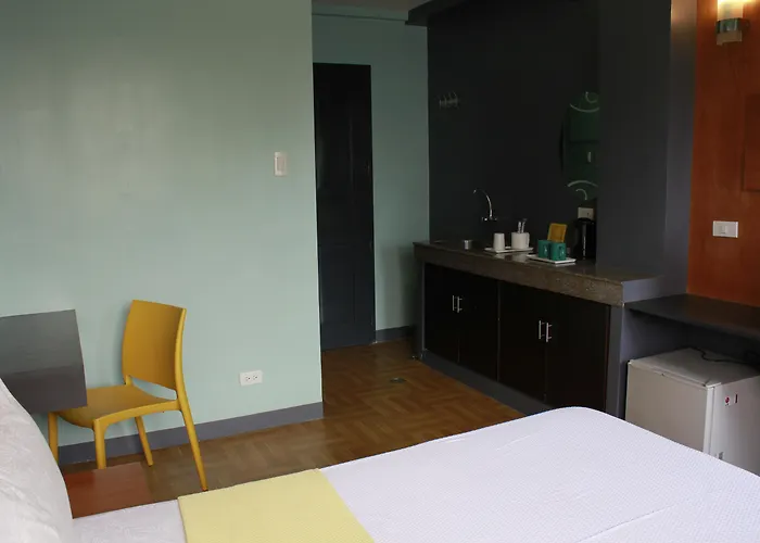 Leesons Residences Hotel