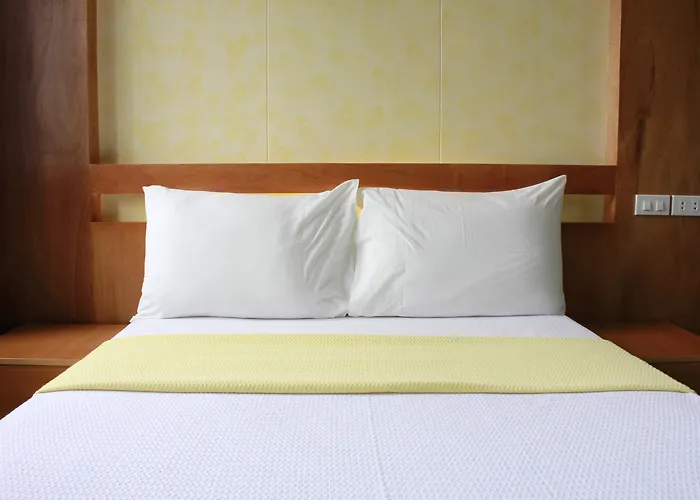 Leesons Residences Hotel