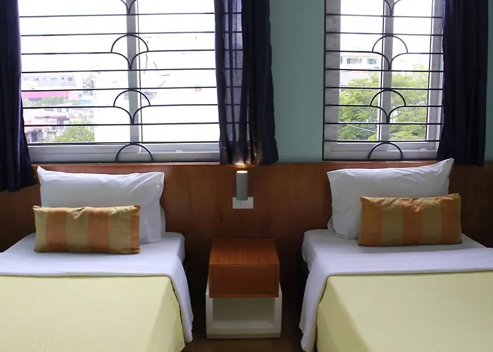 Leesons Residences Hotel 2*