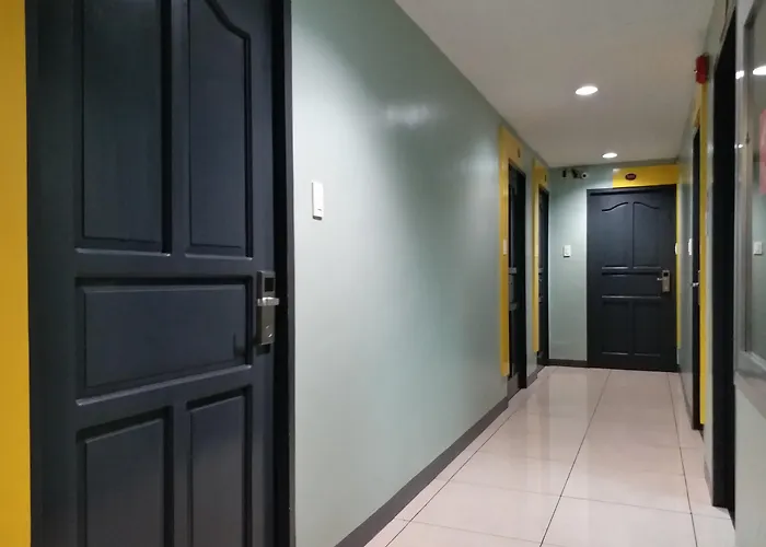 Leesons Residences 2* Manila