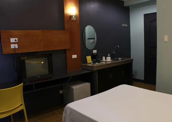 Leesons Residences Hotel 2*
