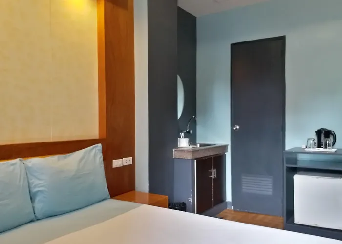 Leesons Residences Hotel