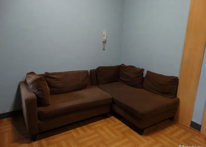 Leesons Residences 2* Manila