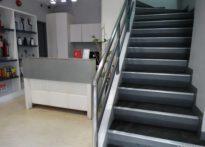 Leesons Residences Hotel